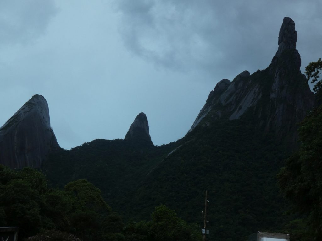 Som of the namesake organ pipe formations of Serra dos Orgãos N P