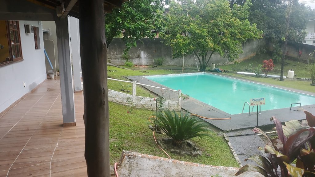 For US$15 a night, I hardly expected a functioning swimming pool. Pousada Sol Nascenete, Guapimirim, Brasil
