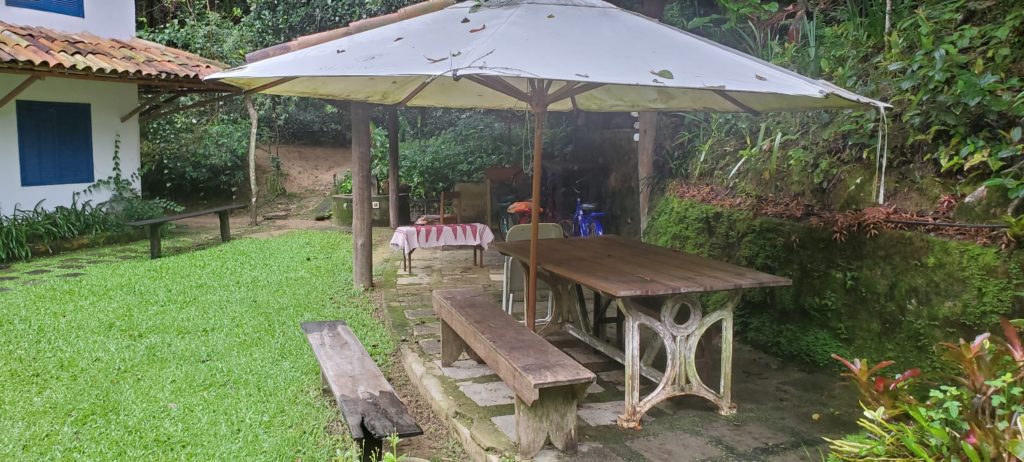 Outdoor seating at Fazenda do Cordeiros, Silva Jardim, Brasil